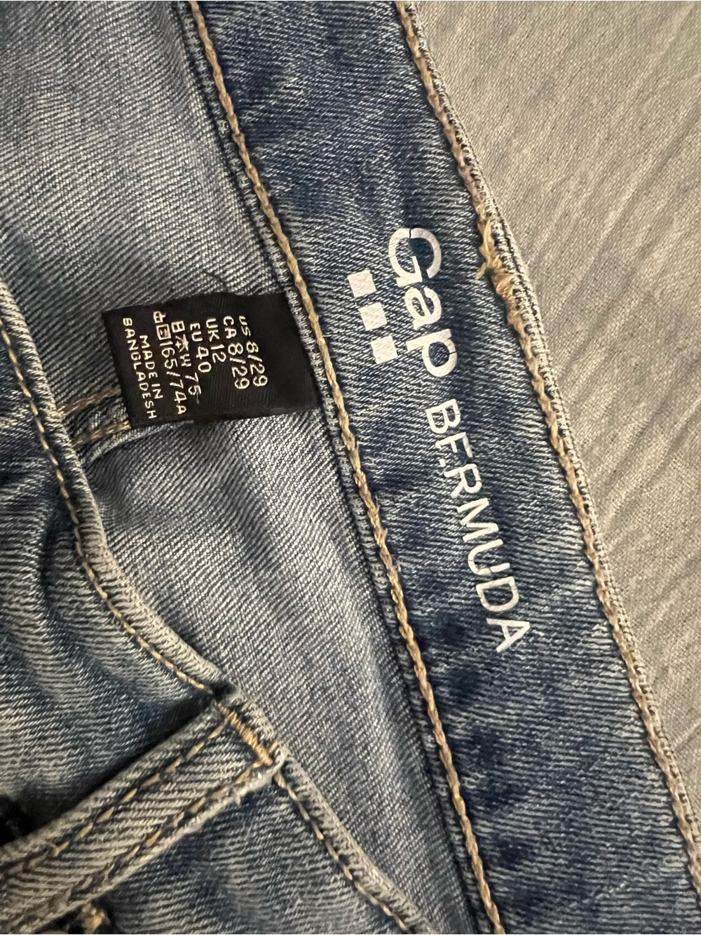 Gap light denim Bermuda shorts size 8 - Picture 3 of 5